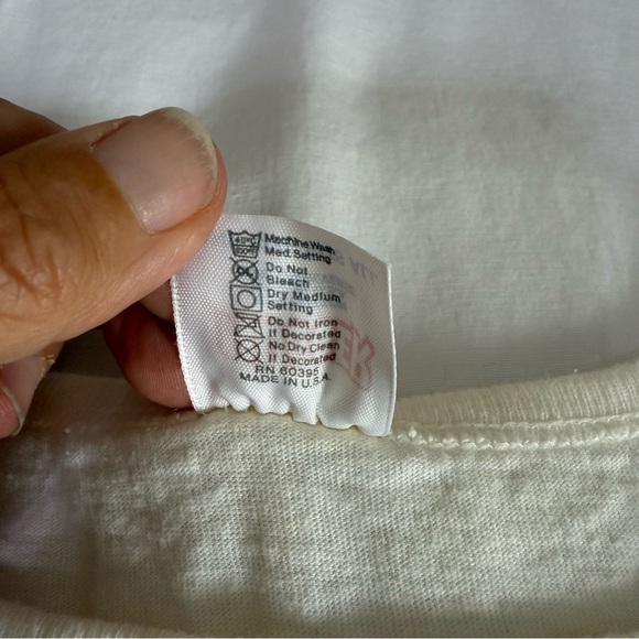 Vintage 80s Oversized Heart T-Shirt Hugger USA White Size OSFA Single Stitch - Picture 11 of 11